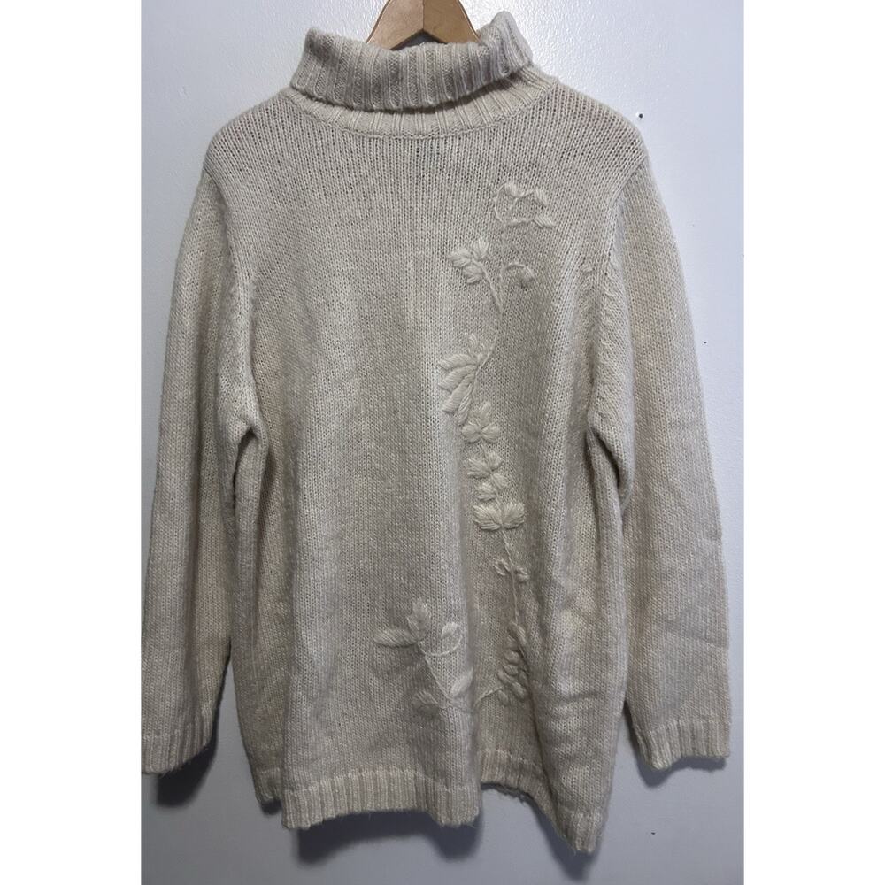 VTG Venezia Jeans Turtle Neck Sweater Size 14/16 Beige LSleeve Floral Embroidery